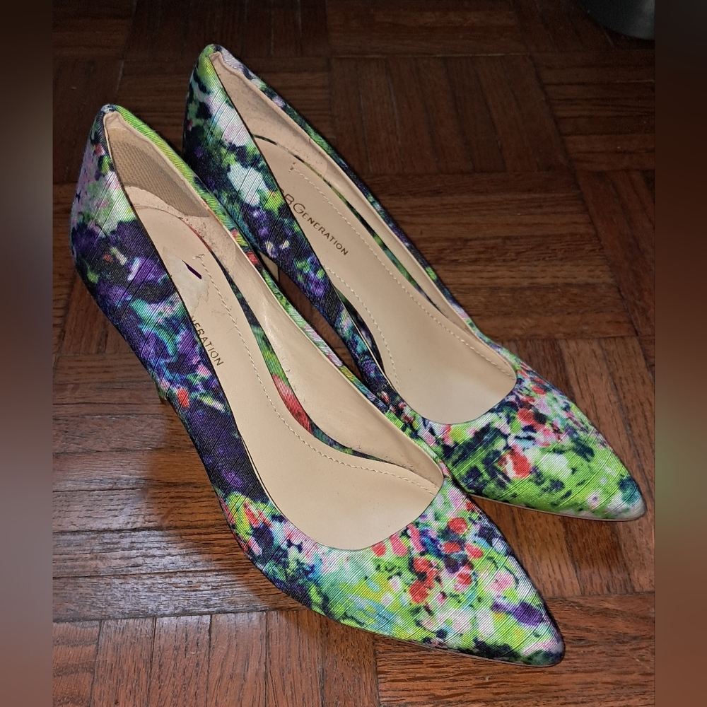 BCBG Womens Floral Heels